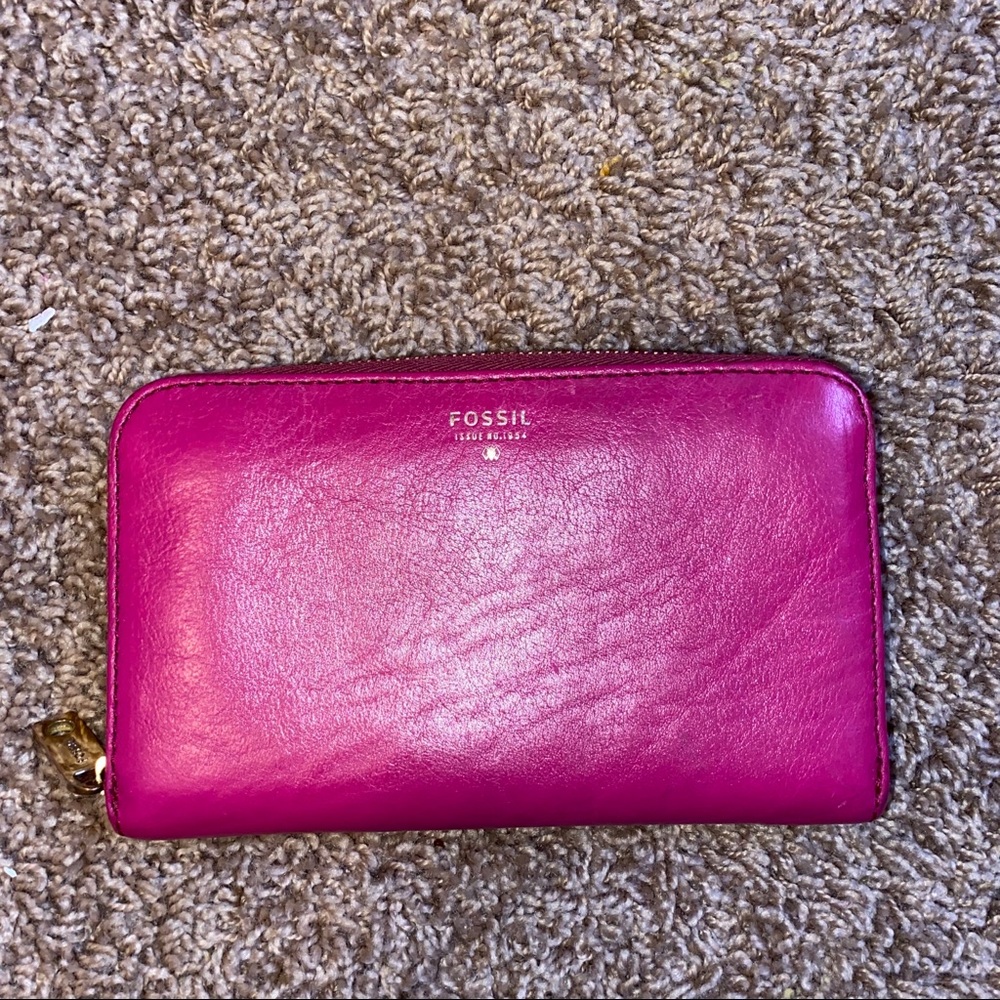 pink wallet
